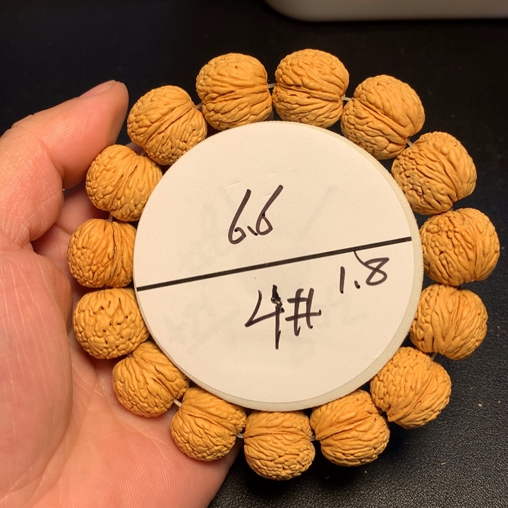 手串桃核4号健健康康了