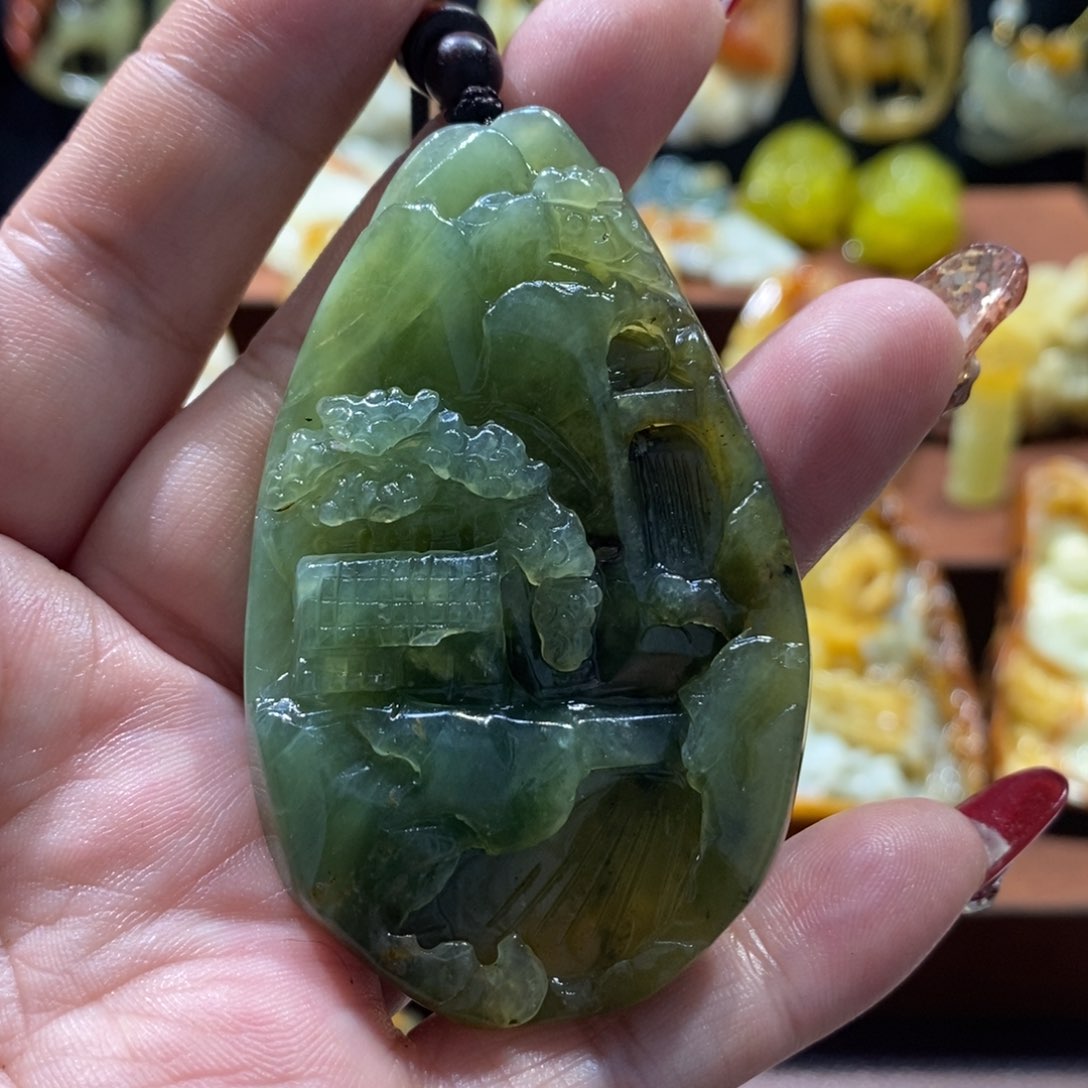 蛇纹石玉颈饰未镶嵌