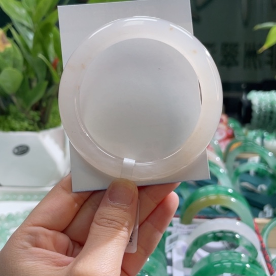 石英质玉手镯未镶嵌