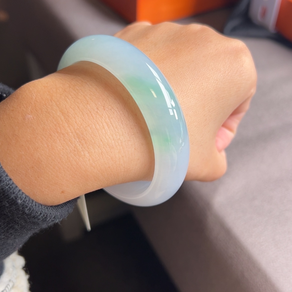 【闪购商品】翡翠手镯未镶嵌飘色