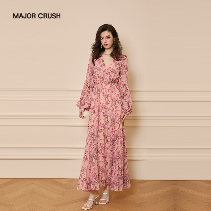 MAJOR CRUSH裙子秋冬款斜裁山樱漫舞连衣裙明媚如春甜粉色6554