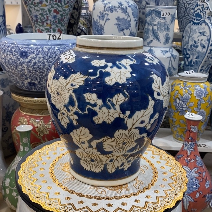 摆件手绘陶瓷花瓶小微瑕