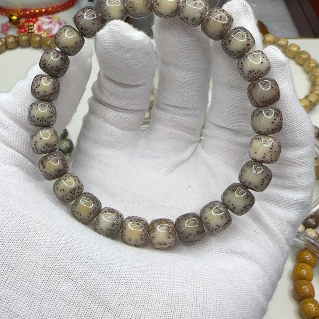 才***司吊坠星月菩提灰冰果冻9×8一朵果