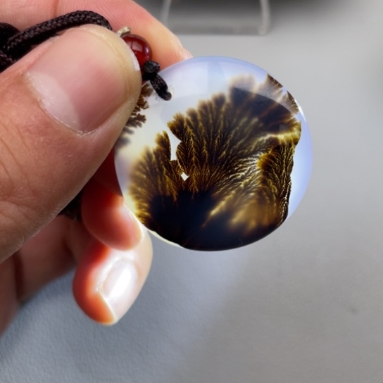 玛瑙/玉髓颈饰未镶嵌墨*