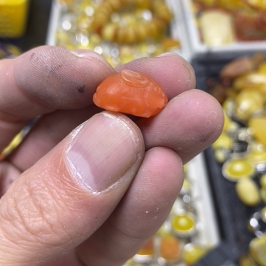 南红玛瑙吊坠未镶嵌吊坠