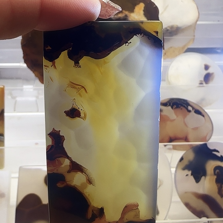 玛瑙/玉髓未镶嵌珠宝奇石