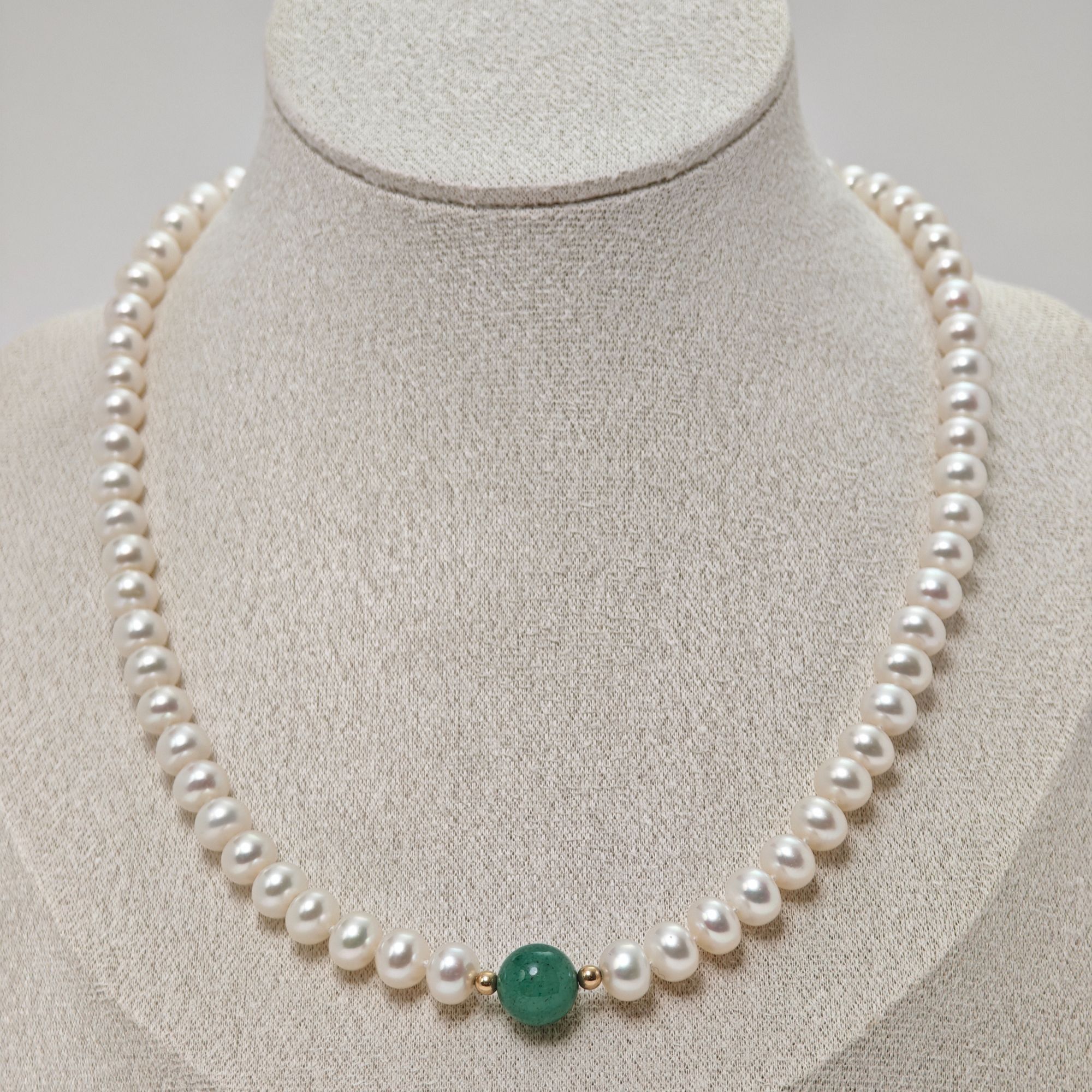 2025年新款强光天然东陵玉淡水近圆无核珍珠百搭新款项链简约复古