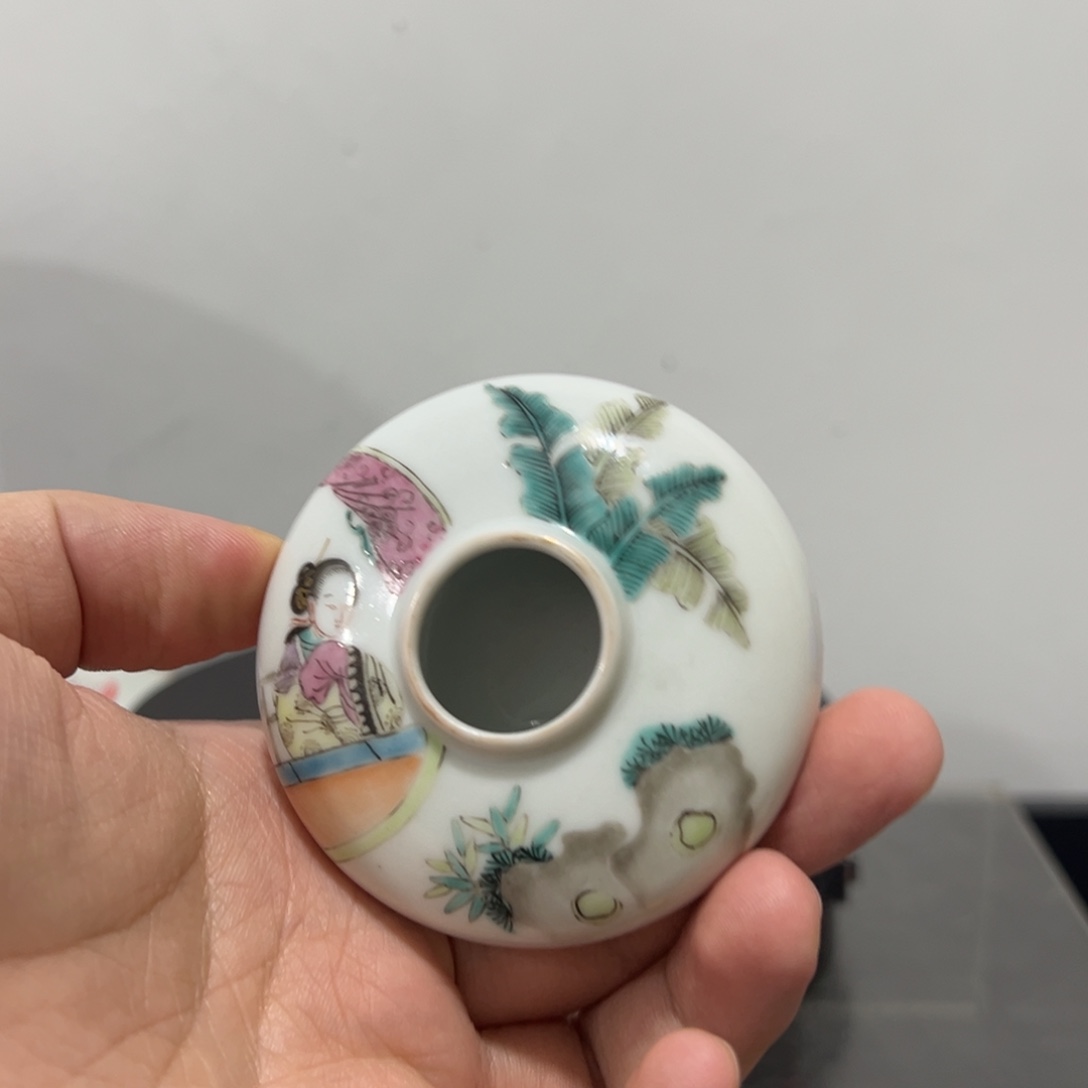 熙***斋陶粉彩芭蕉仕女水于