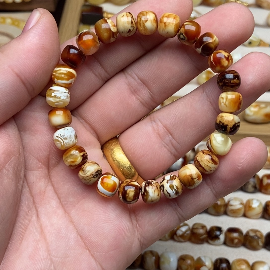 琥珀未镶嵌裸石8.5mm