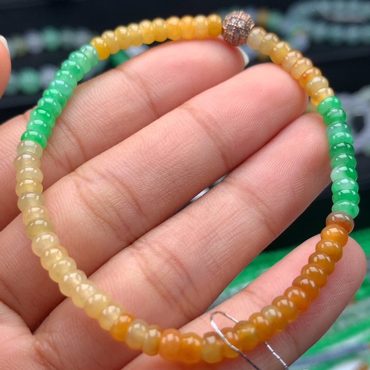 翡翠手镯未镶嵌卡