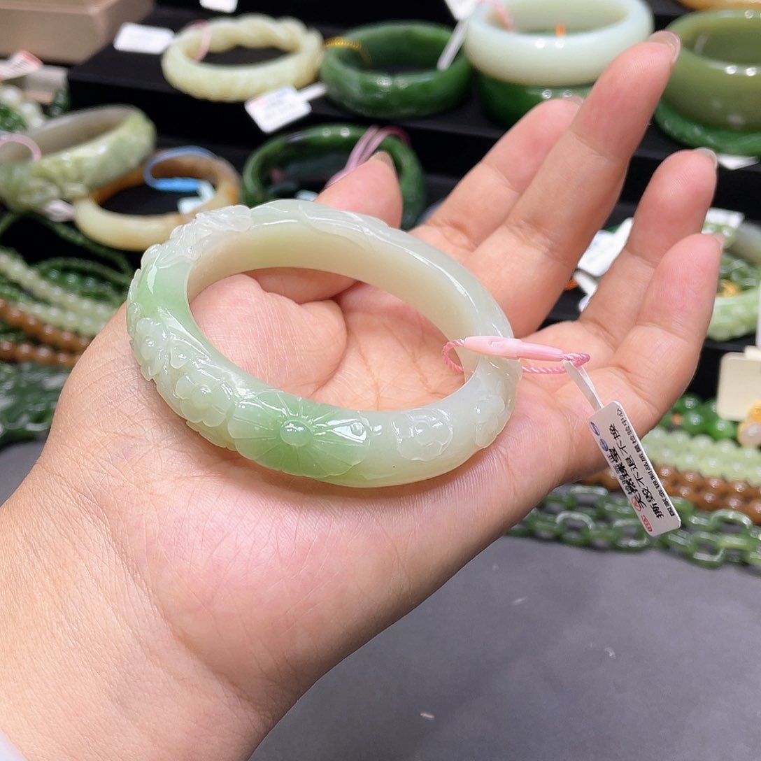 和田玉手镯5556圈口19未镶嵌