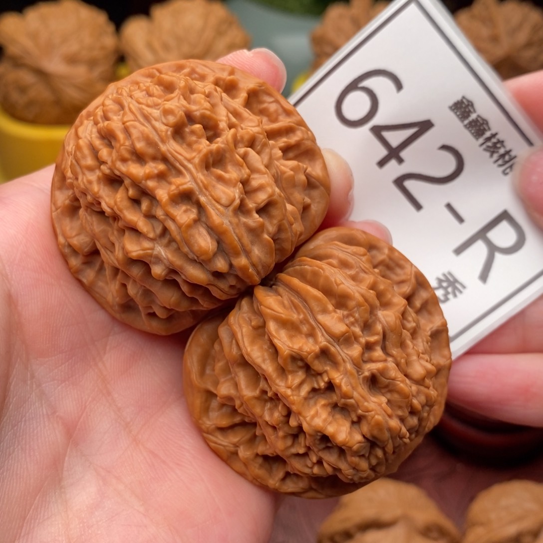 文玩核桃把件汉高楼45