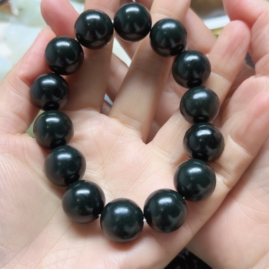 和田玉未镶嵌手串