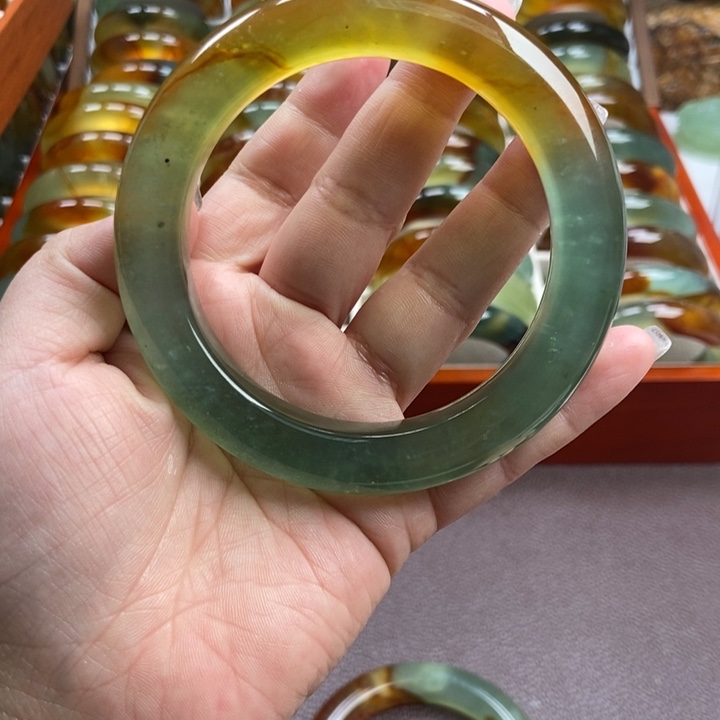 L***a蛇纹石玉未镶嵌手镯