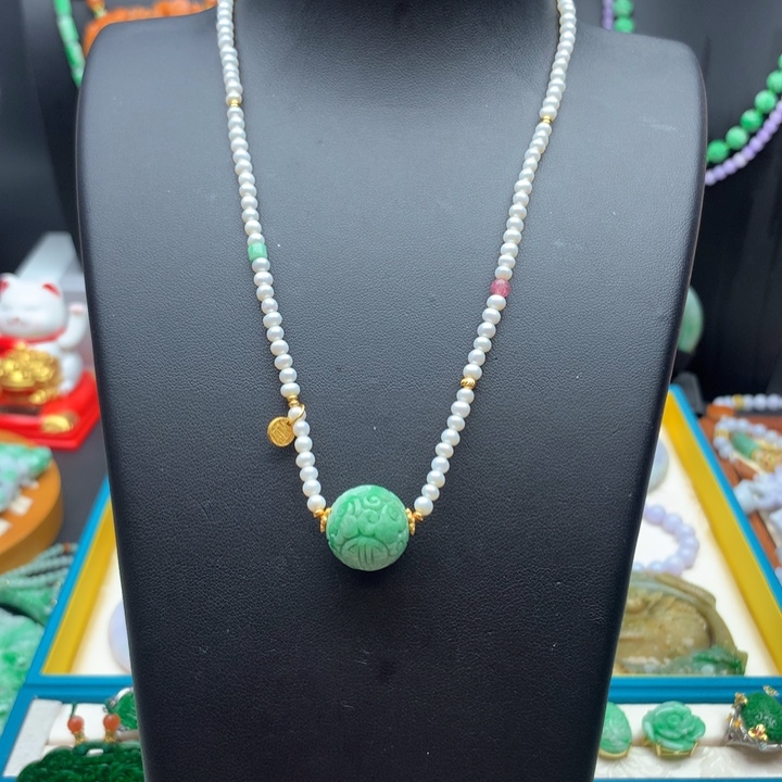 翡翠颈饰未镶嵌翡翠项链