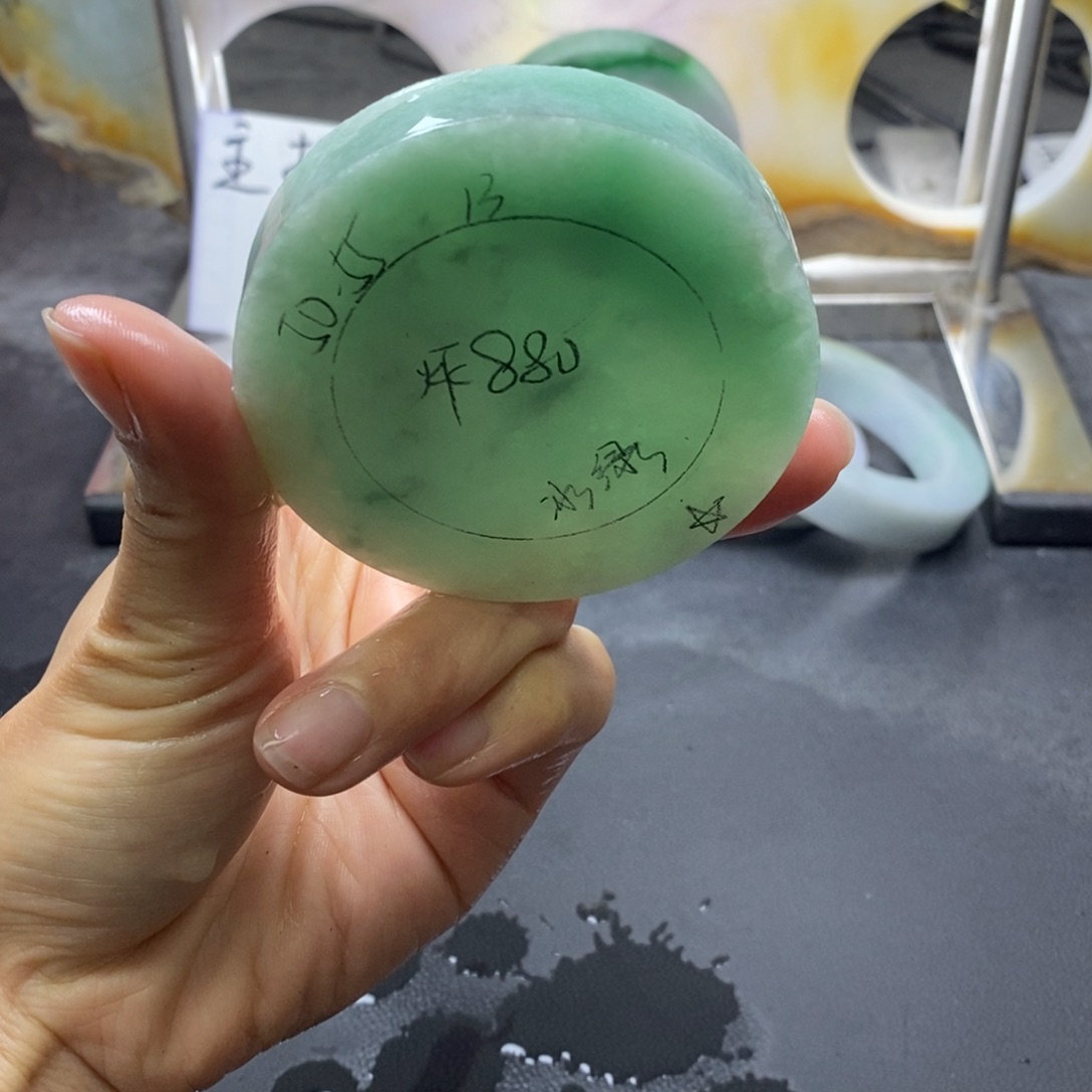 定制翡翠正未镶嵌