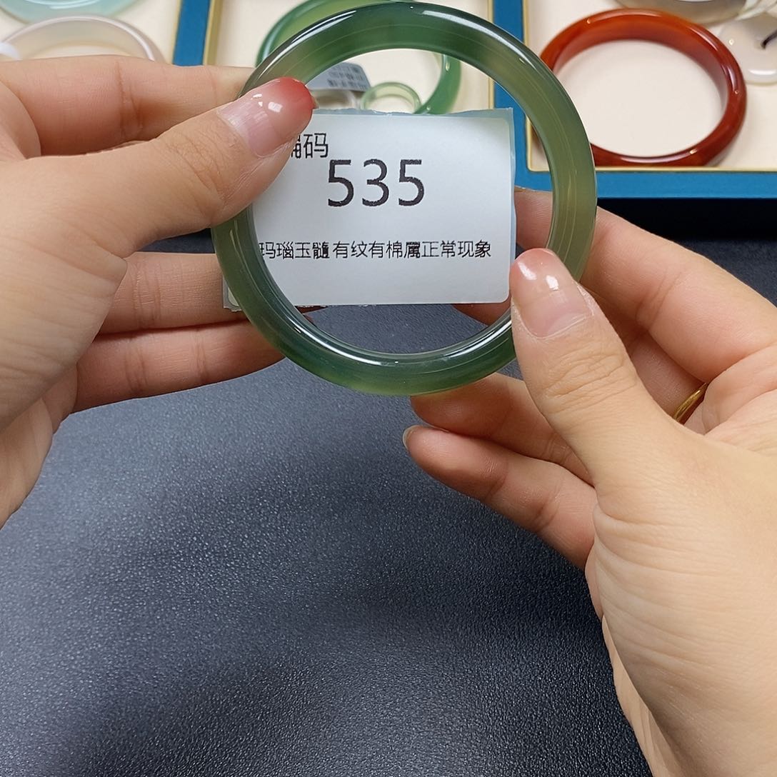 玛瑙/玉髓手镯未镶嵌