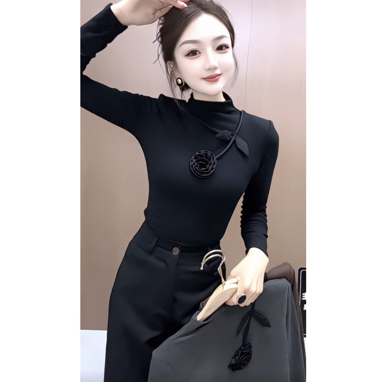 2025年超火别致独特高级感超好看上衣绝美灰色内搭长袖T恤女秋季