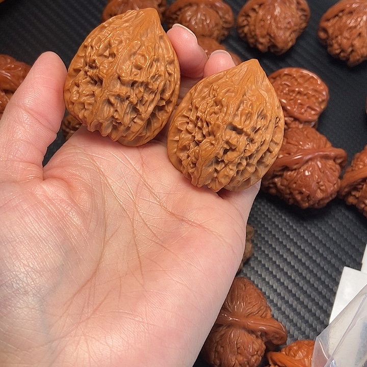 文玩核桃吊坠鸡心38