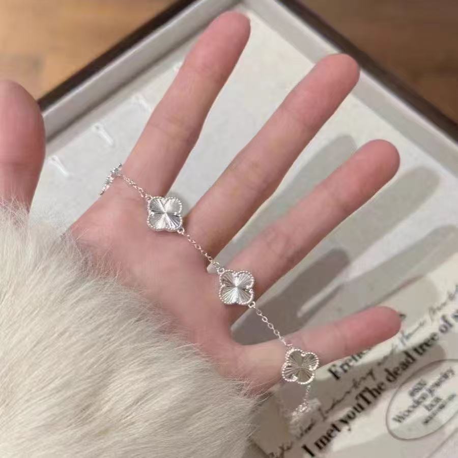 铜合金合成锆石手链 轻奢百搭简约幸运草银色手链-2806