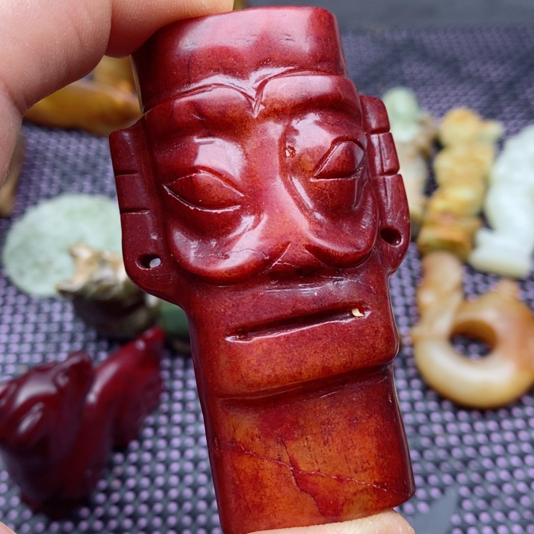 蛇纹石玉颈饰未镶嵌