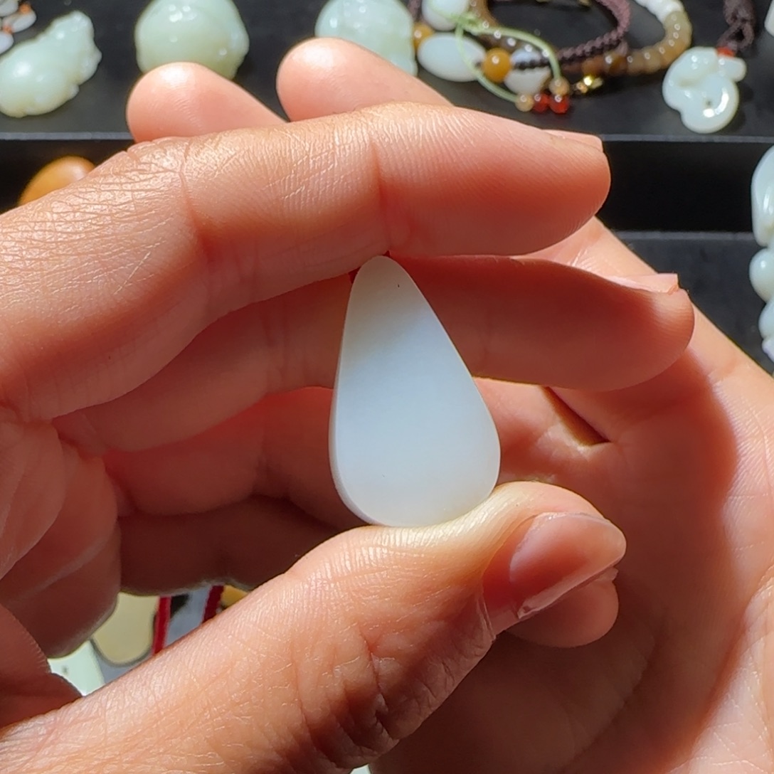 和田玉颈饰未镶嵌布***鹰