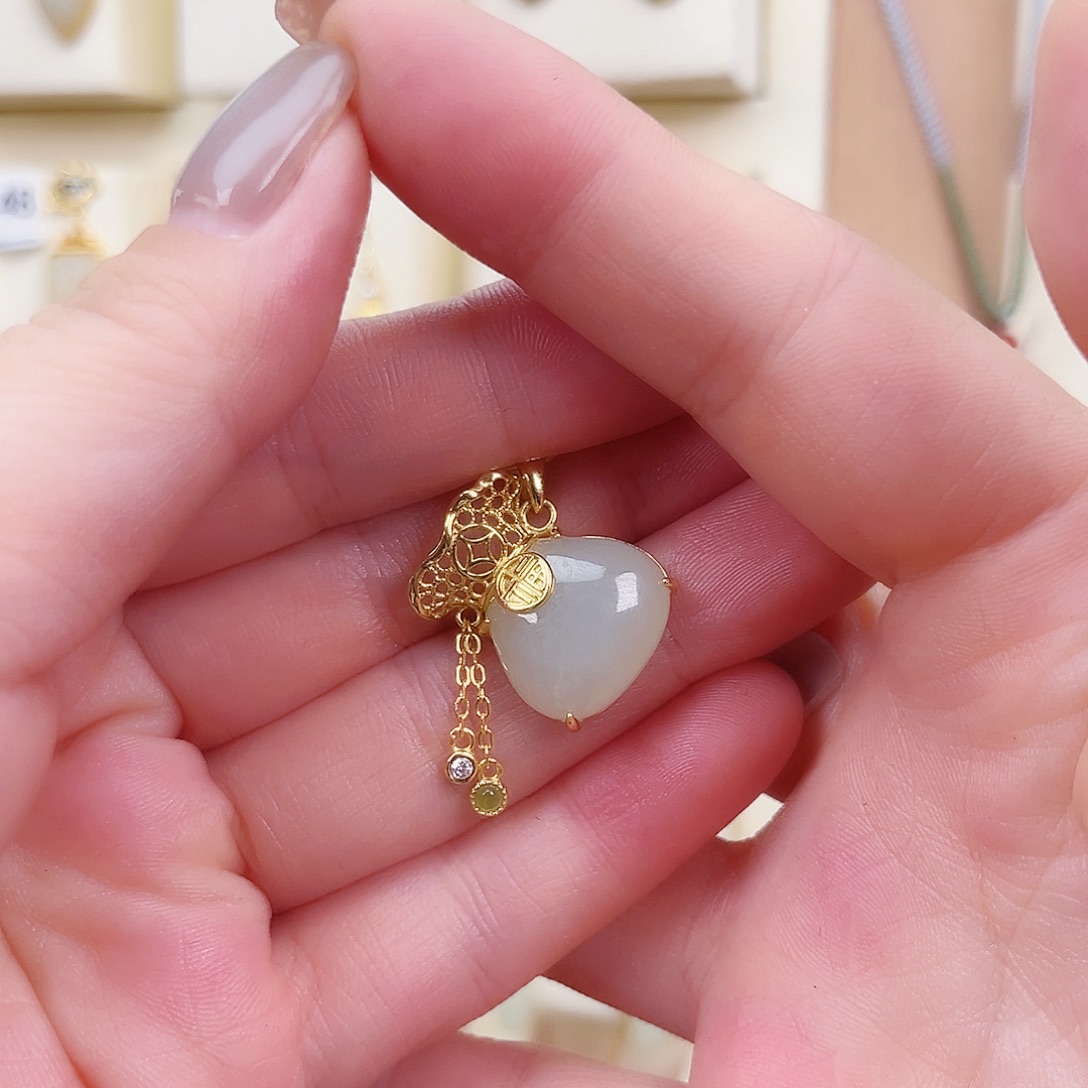 和田玉银S925镀金镶嵌颈饰