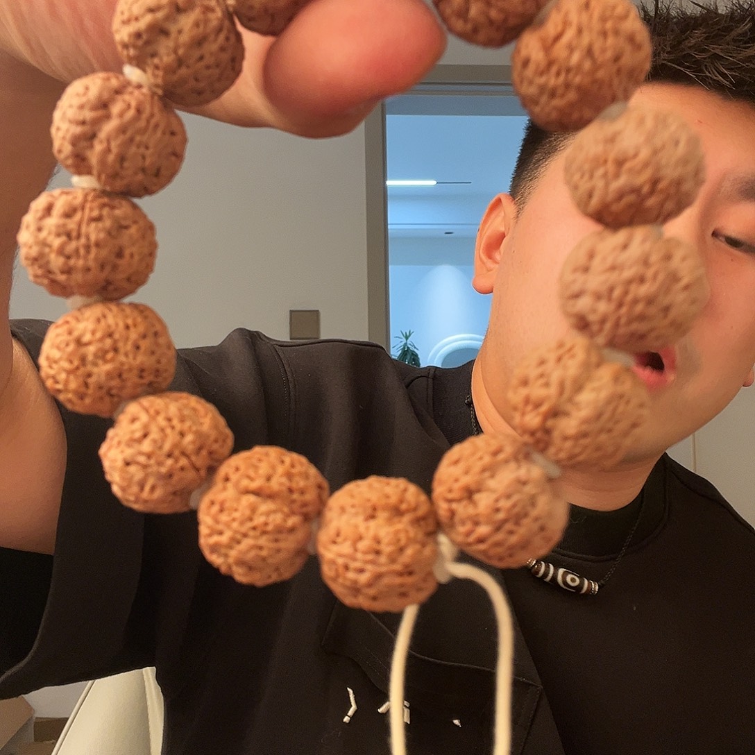 吊坠金刚菩提21古龙针眼小菠萝