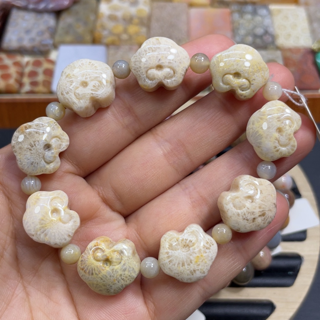 硅化玉未镶嵌颈饰k12