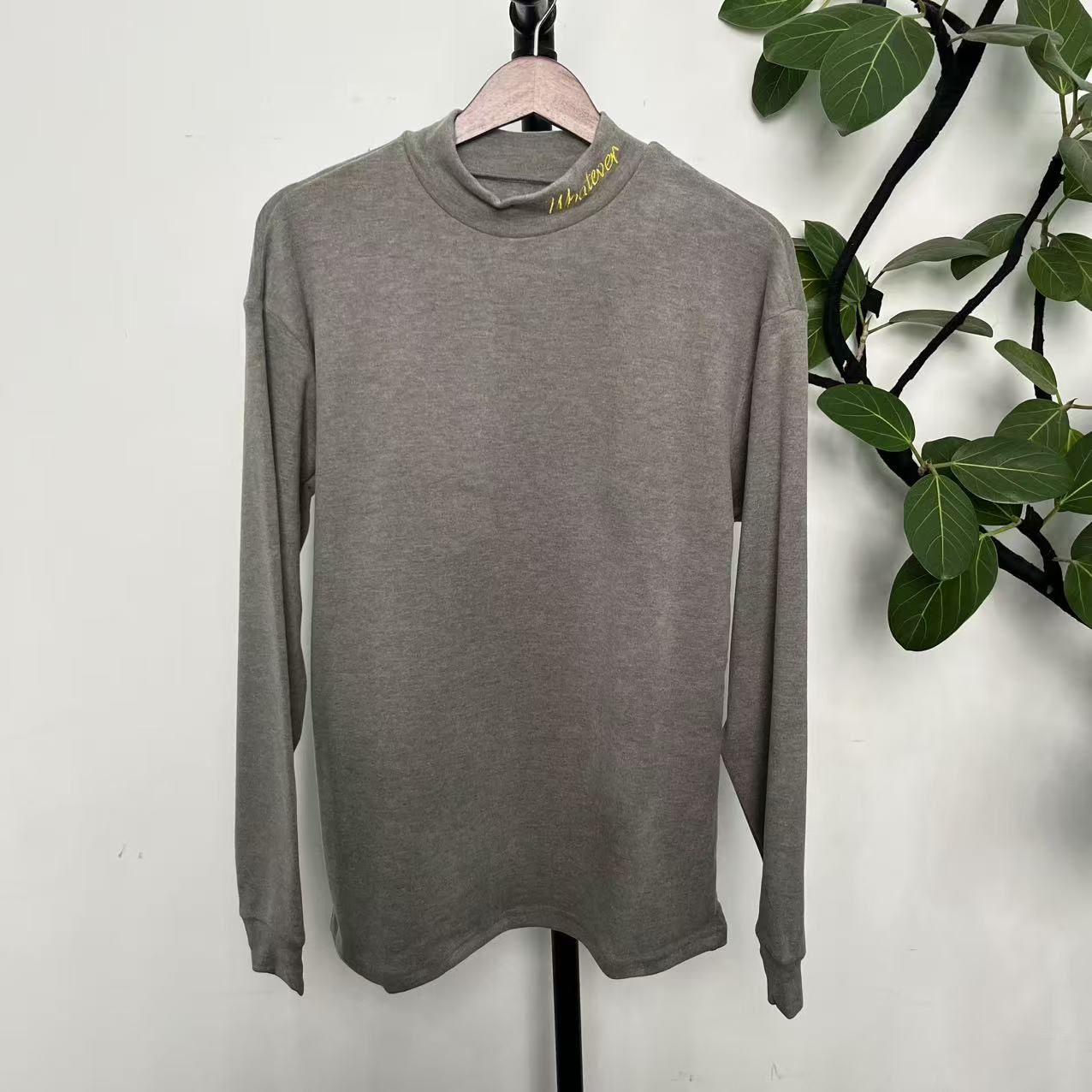 [11-2]【N】25新款潮牌男款休闲灰色半高领金线刺绣打底T E48GY