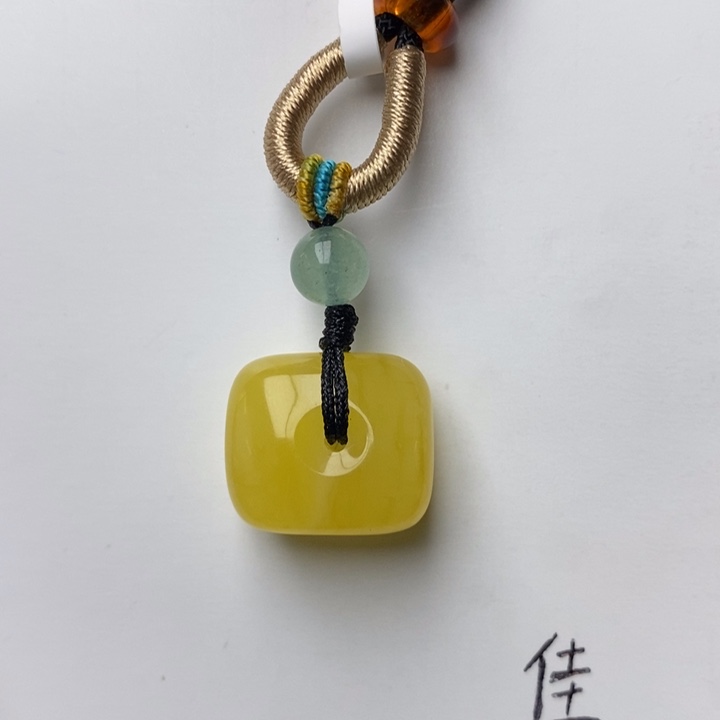 琥珀颈饰未镶嵌琥珀