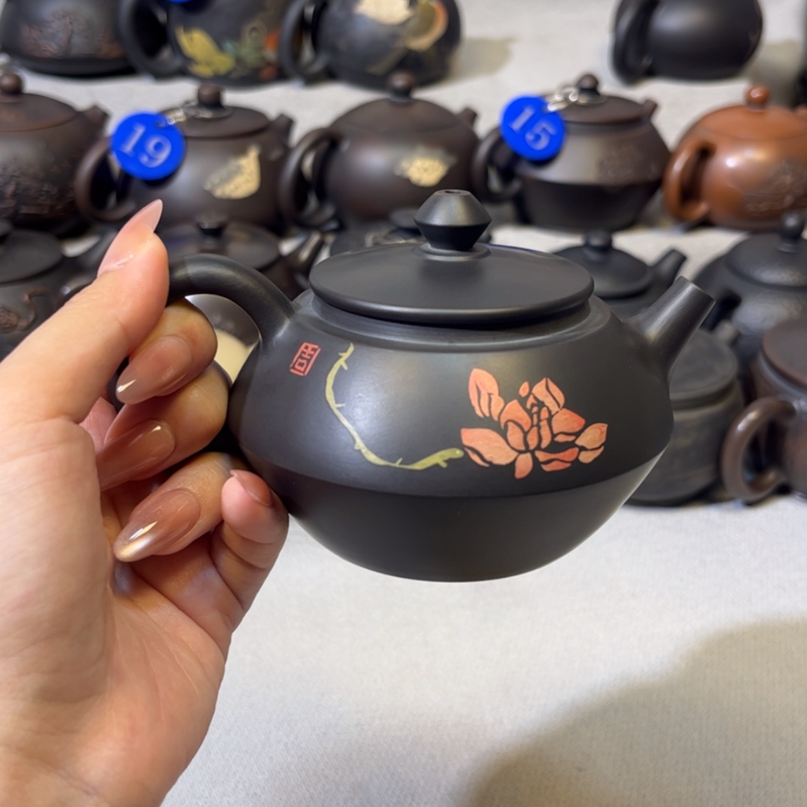 【闪购商品】红泥 微瑕 容量 200c c