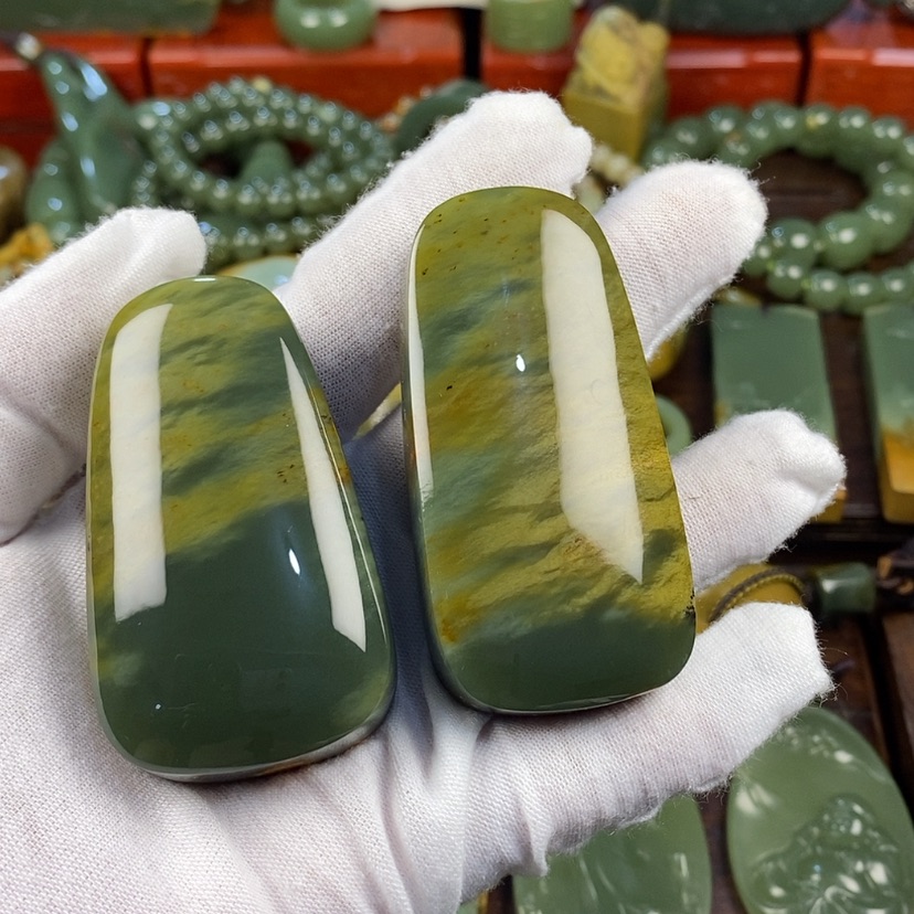 【闪购商品】岫岩河磨玉（透闪石质玉）颈饰未镶嵌队*