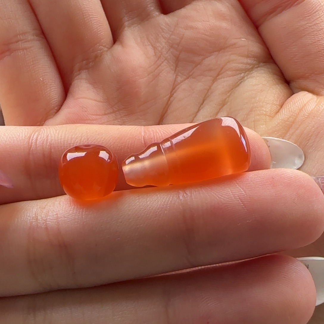 年***P南红玛瑙未镶嵌三通10、有马牙、老型10.6*9.1有裂