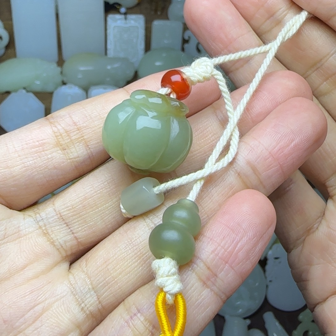 和田玉未镶嵌挂件