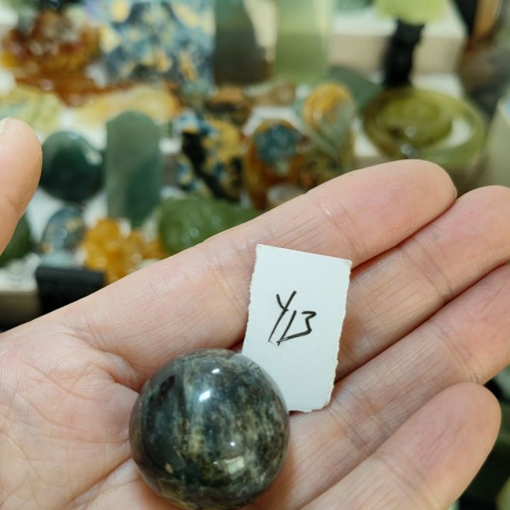 岫玉未镶嵌挂坠款式