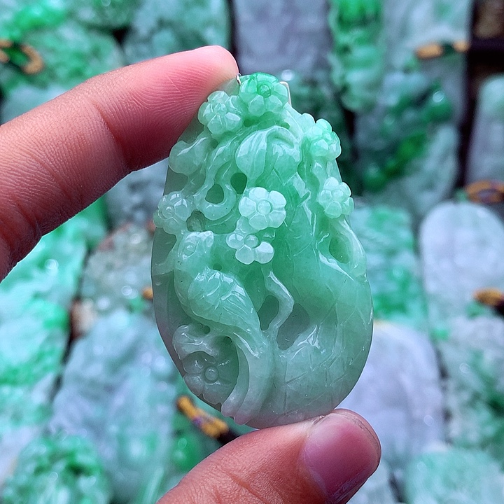翡翠未镶嵌吊坠(不含链)