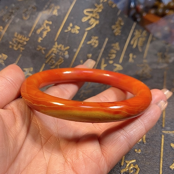 玛瑙/玉髓手镯未镶嵌@***媚