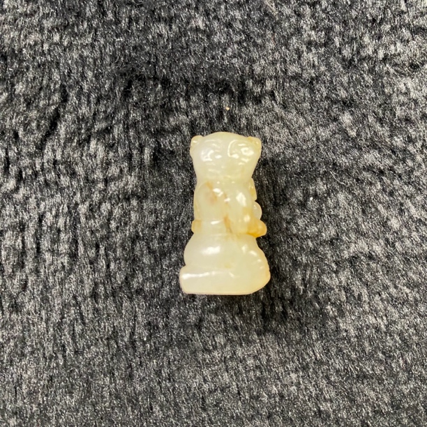 12C105 清 白玉带沁相仕玉人摆件