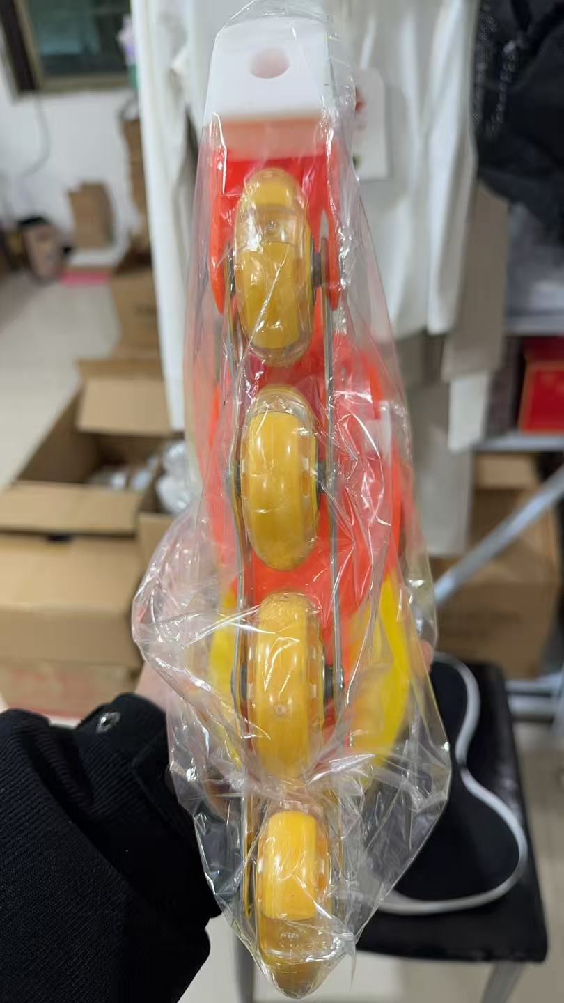 品牌尾货   儿童轮滑鞋  颜色不挑