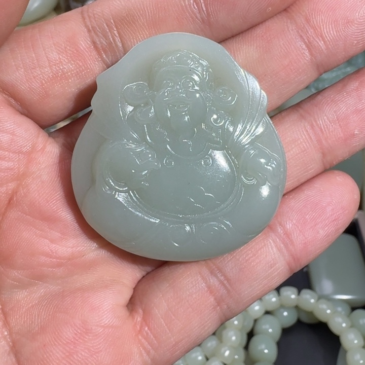 和田玉颈饰未镶嵌