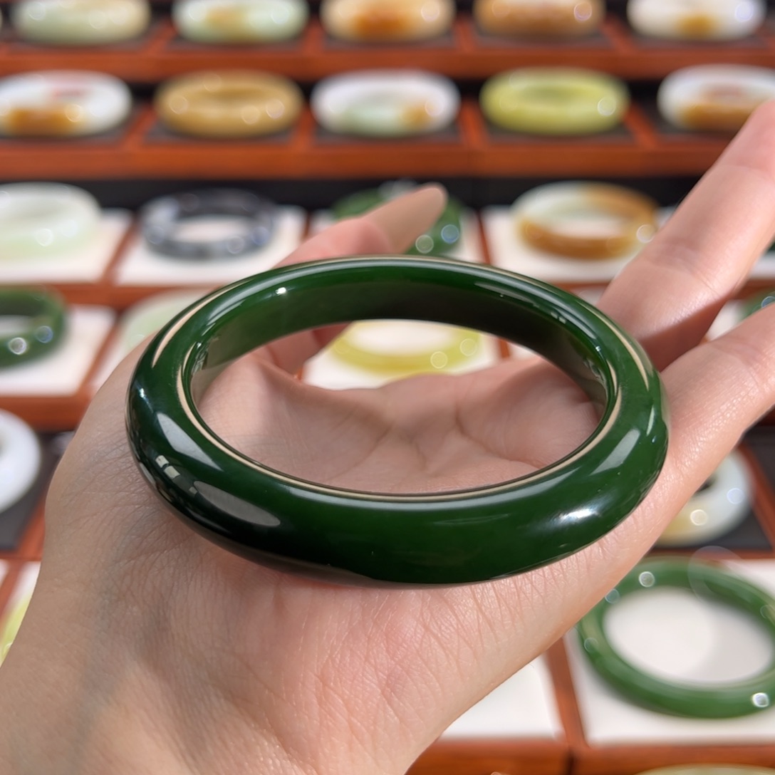 和田玉（碧玉）手镯未镶嵌四**雪