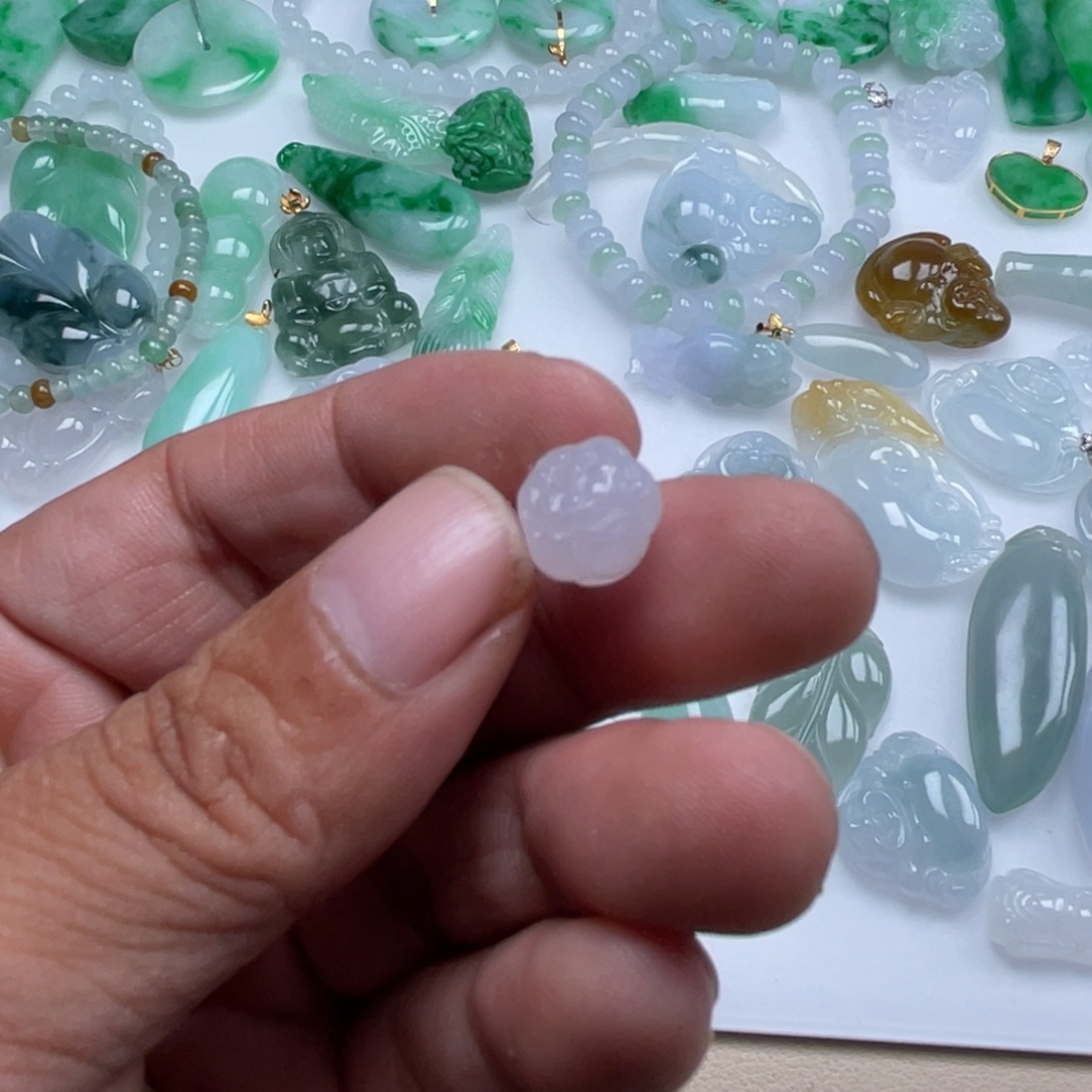 爱***)翡翠未镶嵌颈饰翡翠莲花珠