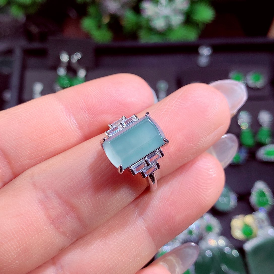 颈饰未镶嵌翡翠天然