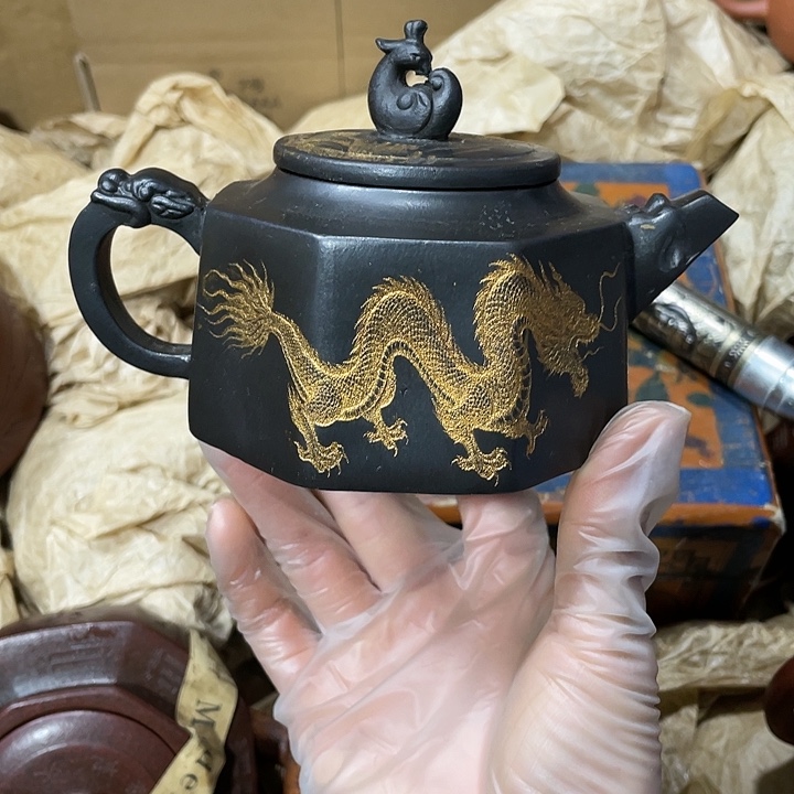 厚***+茶壶紫砂原矿泥料，手工制作的一把紫砂壶。