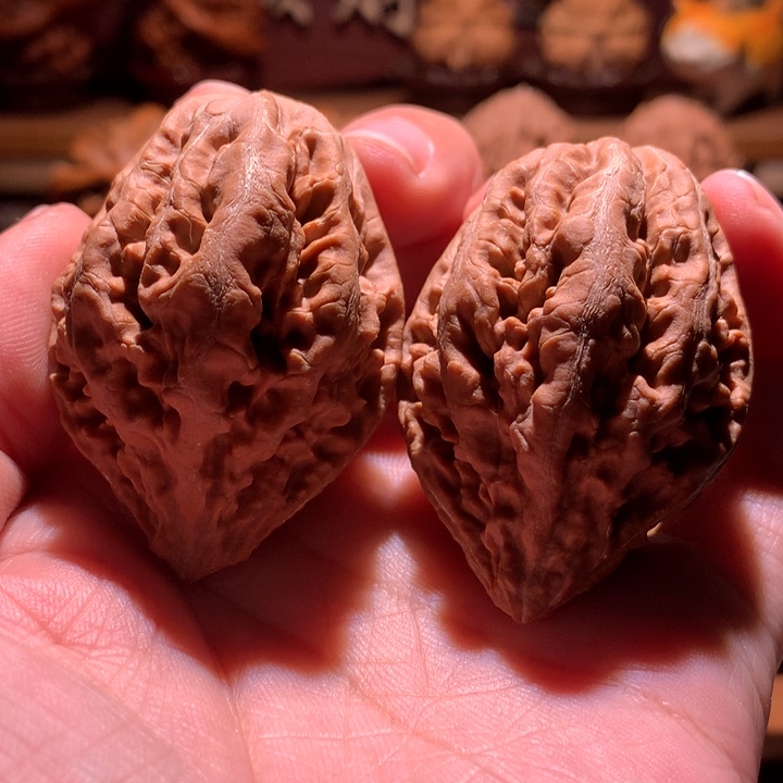 文玩核桃吊坠楸玥核100