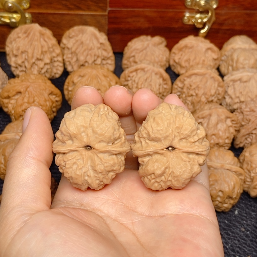 【闪购商品】文玩核桃吊坠但**事蛙蛙35