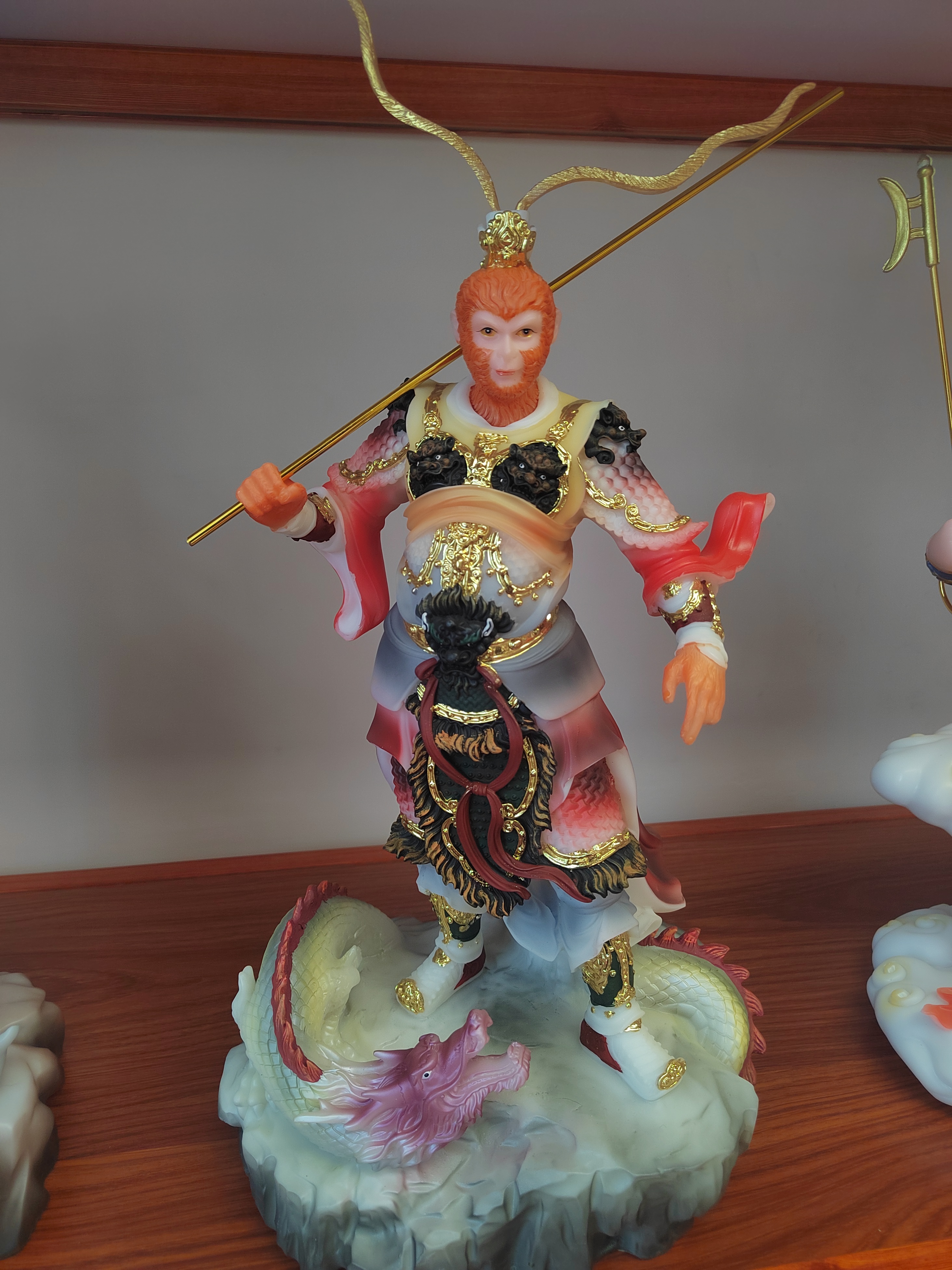 16寸齐天大圣孙悟空创意工艺品客厅神像彩绘玄关家用手工