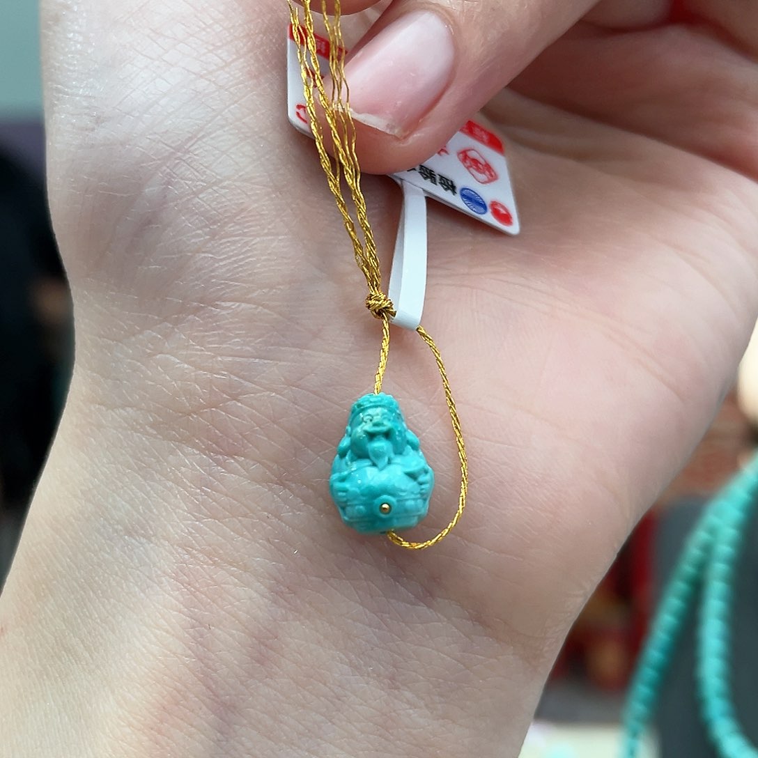 绿松石颈饰未镶嵌