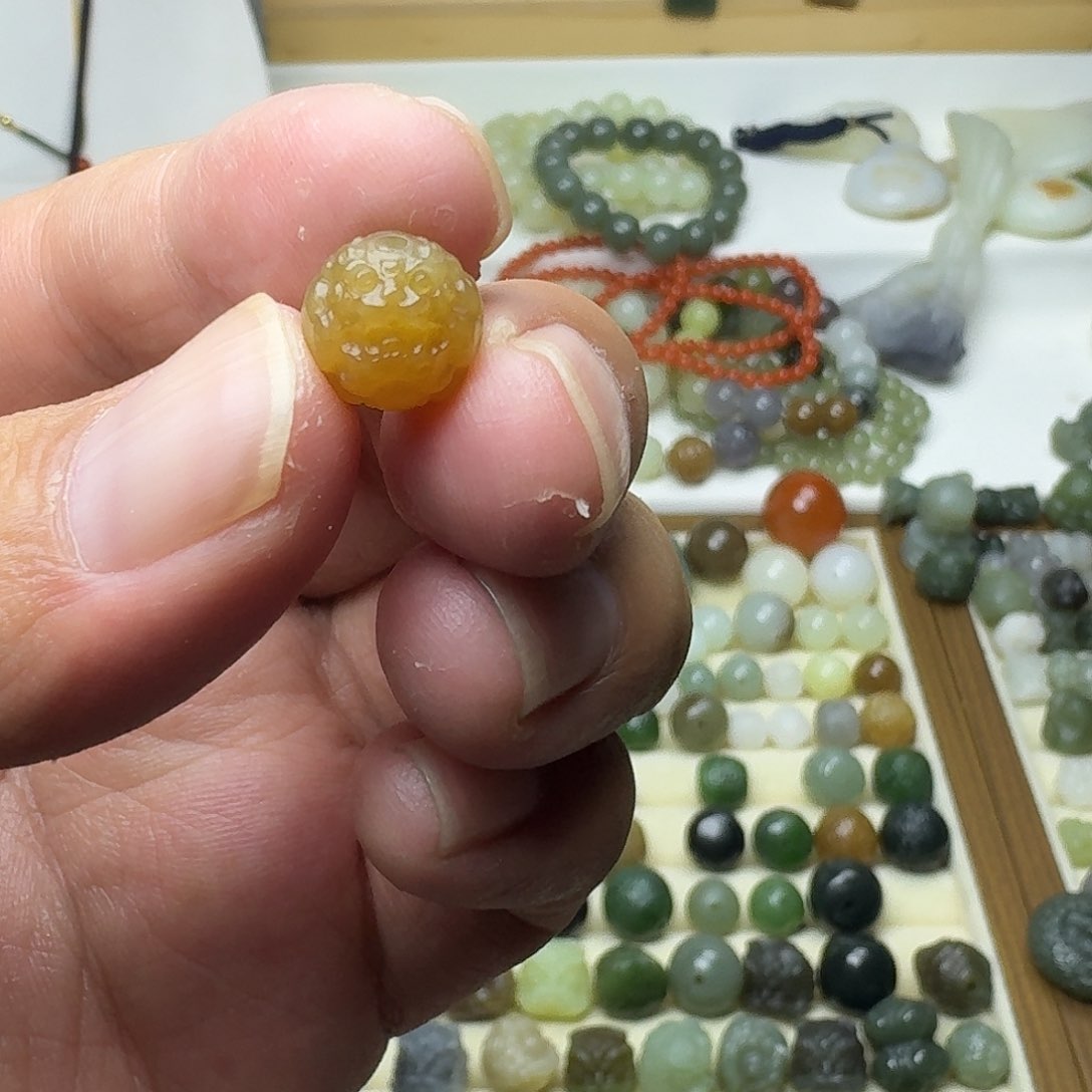 霞***姐和田玉未镶嵌珠宝半成品和田玉糖料貔貅12㎜